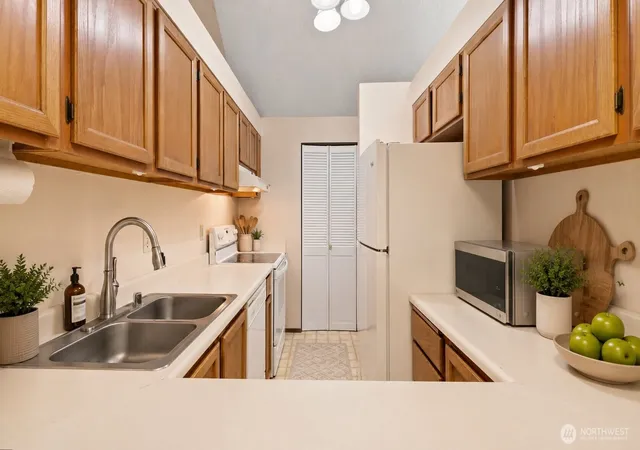 Photo 4 of Sale Pending at 11550 SE 175th Street, Renton, WA 98055 | MLS# NWM2562770 | Listing updated on 2026-09-25