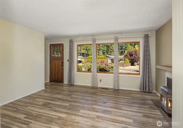Photo 3 of Single family home for sale at 6024 Park Way, Lynnwood, WA 98036 | MLS# NWM2562783 | Listing updated on 2026-09-23