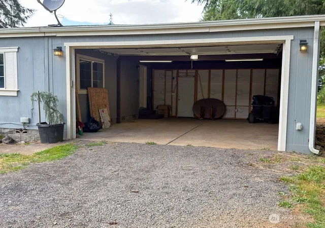 Photo 3 of Sale Pending at 289 Antrim Rd, Winlock, WA 98596 | MLS# NWM2562804 | Listing updated on 2026-09-25