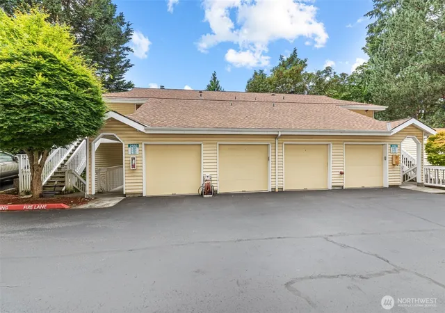 Photo 2 of Condo for sale at 2560 118th Avenue Se #3-201, Bellevue, WA 98005 | MLS# NWM2562812 | Listing updated on 2026-09-25
