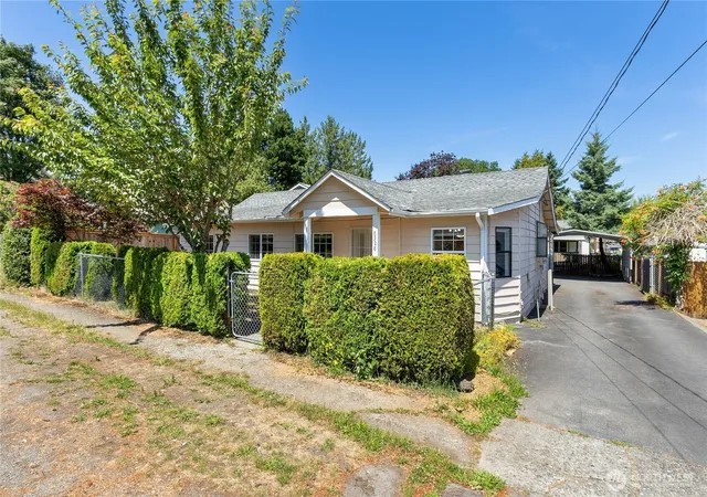 Photo 1 of Single family home for sale at 8528 S 121st Street, Seattle, WA 98178 | MLS# NWM2562851 | Listing updated on 2026-09-30