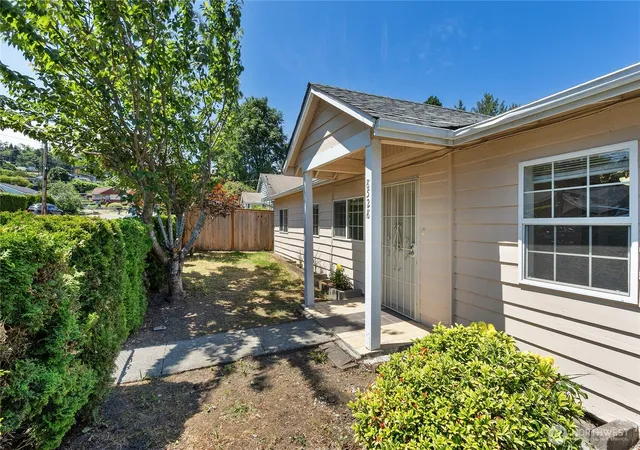 Photo 3 of Single family home for sale at 8528 S 121st Street, Seattle, WA 98178 | MLS# NWM2562851 | Listing updated on 2026-09-30