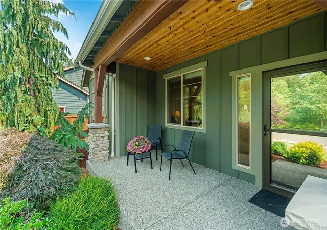 Photo 2 of Single family home for sale at 726 Twin Brooks Dr, Mount Vernon, WA 98273 | MLS# NWM2562856 | Listing updated on 2026-09-23