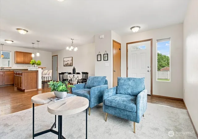 Photo 3 of Single family home for sale at 760 Sunset Ave, Wenatchee, WA 98801 | MLS# NWM2562857 | Listing updated on 2026-09-22
