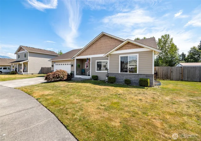 Photo 2 of Single family home for sale at 1810 Tundra Loop, Mount Vernon, WA 98273 | MLS# NWM2562858 | Listing updated on 2026-09-23
