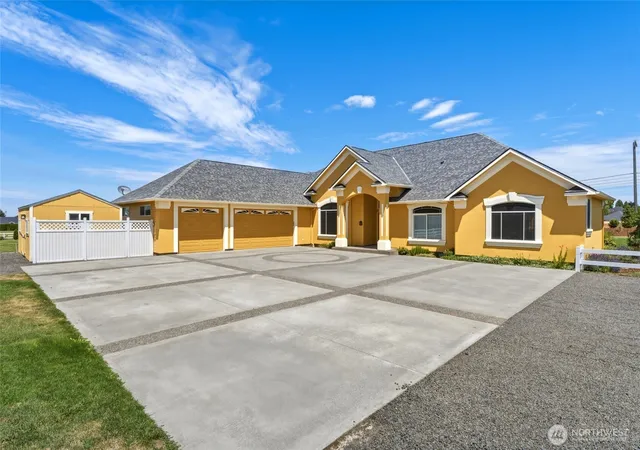 Photo 3 of Single family home for sale at 379 Rosewood Pl, Walla Walla, WA 99362 | MLS# NWM2562865 | Listing updated on 2026-09-23