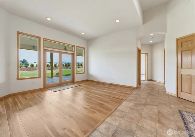 Photo 4 of Single family home for sale at 379 Rosewood Pl, Walla Walla, WA 99362 | MLS# NWM2562865 | Listing updated on 2026-09-23