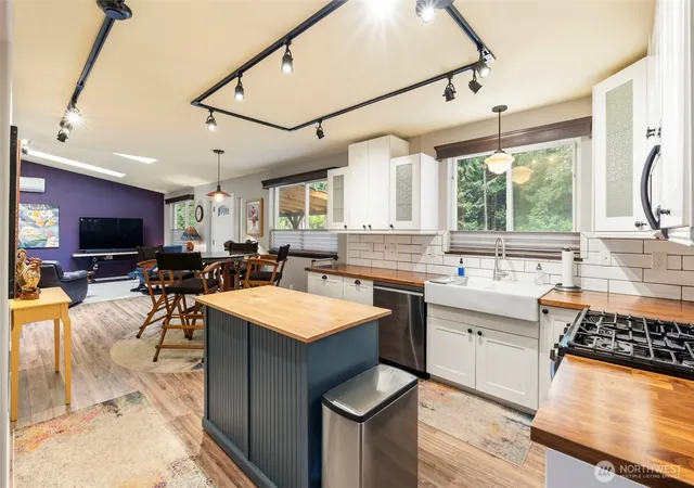 Photo 4 of Single family home for sale at 41 Ames Ln, Port Ludlow, WA 98365 | MLS# NWM2562873 | Listing updated on 2026-09-23