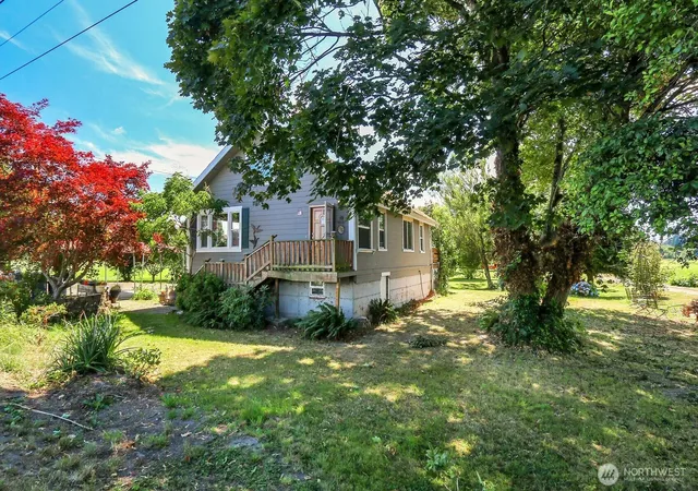 Photo 1 of Single family home for sale at 320 Pioneer Hwy E, Arlington, WA 98223 | MLS# NWM2562882 | Listing updated on 2026-09-23