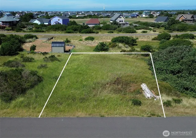 Photo 4 of Single family home for sale at 438 S Portal Loop SW, Ocean Shores, WA 98569 | MLS# NWM2562888 | Listing updated on 2026-09-23