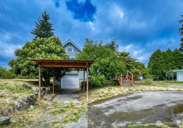 Photo 2 of Single family home for sale at 98178 S 5330 Creston St, Seattle, WA 98178 | MLS# NWM2562928 | Listing updated on 2026-09-23