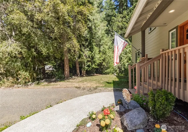 Photo 3 of Sale Pending at 60 E Cardigan Ct, Shelton, WA 98584 | MLS# NWM2562943 | Listing updated on 2026-09-25