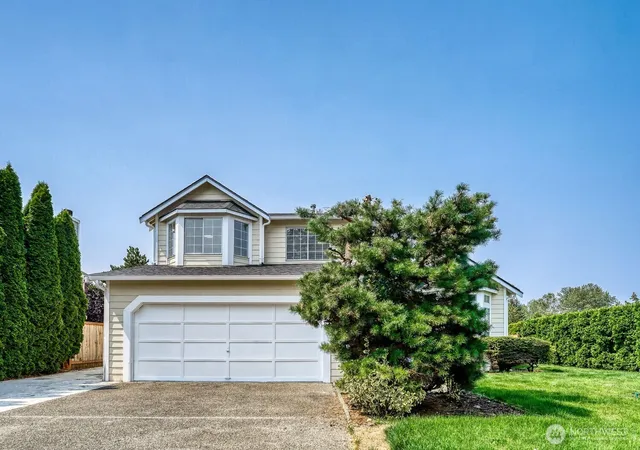 Photo 3 of Single family home for sale at 35403 12th Avenue Sw, Federal Way, WA 98023 | MLS# NWM2562968 | Listing updated on 2026-09-29