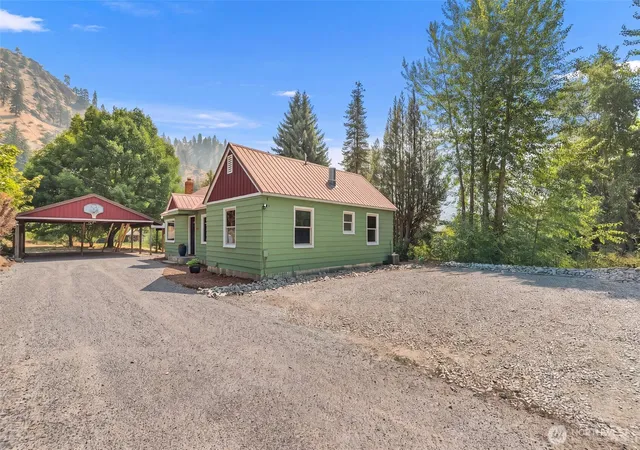 Photo 1 of Single family home for sale at 8811 Entiat River Rd, Entiat, WA 98822 | MLS# NWM2562969 | Listing updated on 2026-09-25