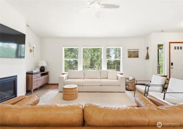 Photo 3 of Single family home for sale at 1207 34th Street, Bellingham, WA 98229 | MLS# NWM2562978 | Listing updated on 2026-09-23