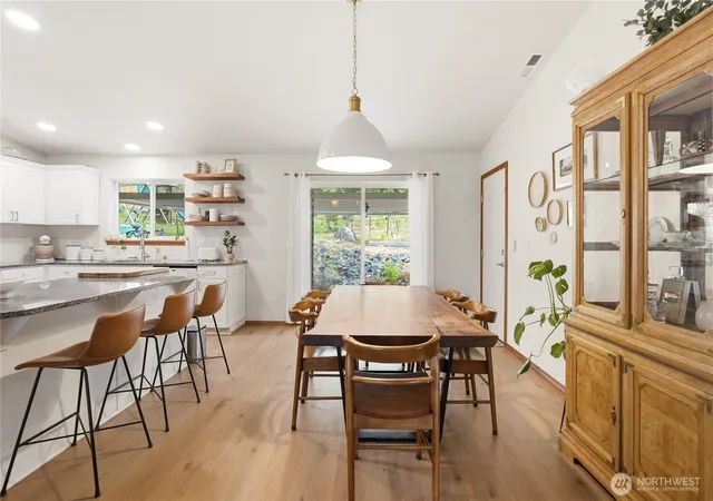 Photo 4 of Single family home for sale at 1207 34th Street, Bellingham, WA 98229 | MLS# NWM2562978 | Listing updated on 2026-09-23