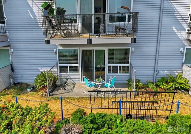 Photo 2 of Condo for sale at 924 Shorewood Dr #D39, Bremerton, WA 98312 | MLS# NWM2562982 | Listing updated on 2026-09-23