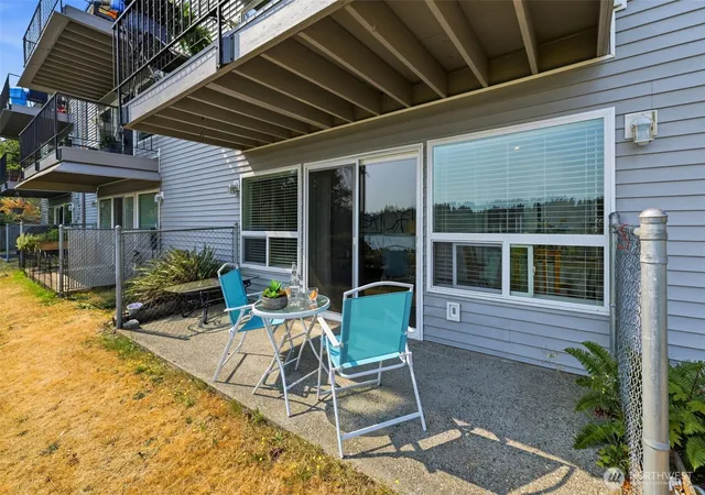 Photo 3 of Condo for sale at 924 Shorewood Dr #D39, Bremerton, WA 98312 | MLS# NWM2562982 | Listing updated on 2026-09-23