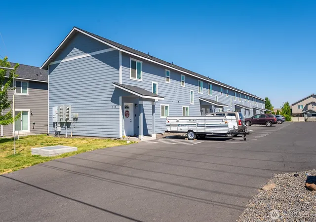 Photo 3 of Multi family home for sale at 713 3rd Ave Ne, Ephrata, WA 98823 | MLS# NWM2562997 | Listing updated on 2026-09-23