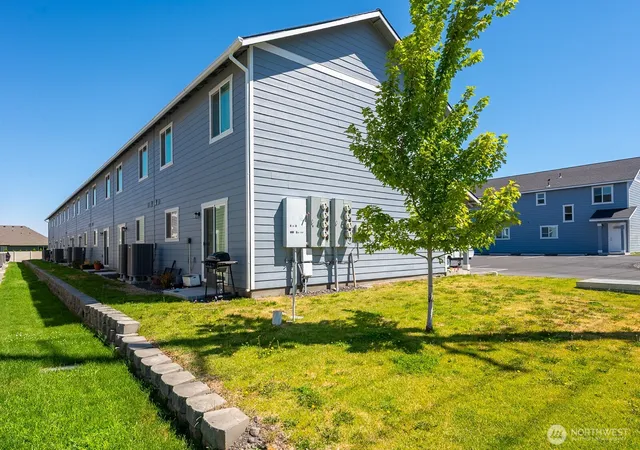 Photo 4 of Multi family home for sale at 713 3Rd Ave Ne, Ephrata, WA 98823 | MLS# NWM2562997 | Listing updated on 2026-09-23