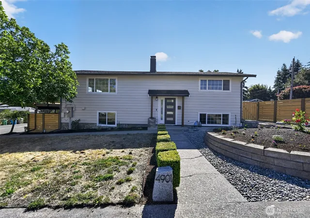 Photo 3 of Single family home for sale at 4901 N Winnifred St, Ruston, WA 98407 | MLS# NWM2563007 | Listing updated on 2026-09-23
