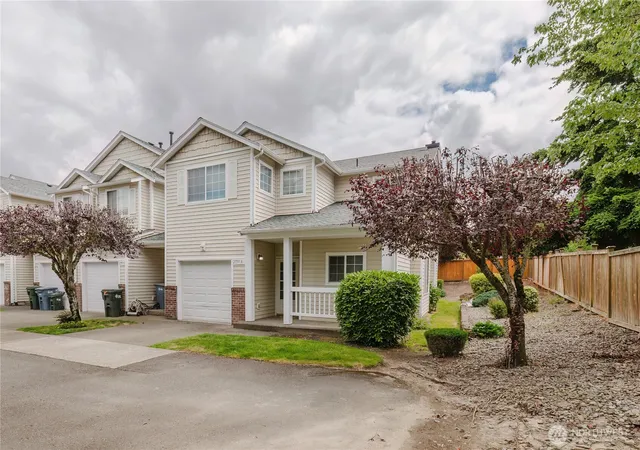 Photo 3 of Townhouse for sale at 2759 Diamond Loop #3A, Milton, WA 98354 | MLS# NWM2563011 | Listing updated on 2026-09-30