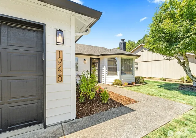 Photo 3 of Single family home for sale at 10220 NW 24th Avenue, Vancouver, WA 98685 | MLS# NWM2563038 | Listing updated on 2026-09-23