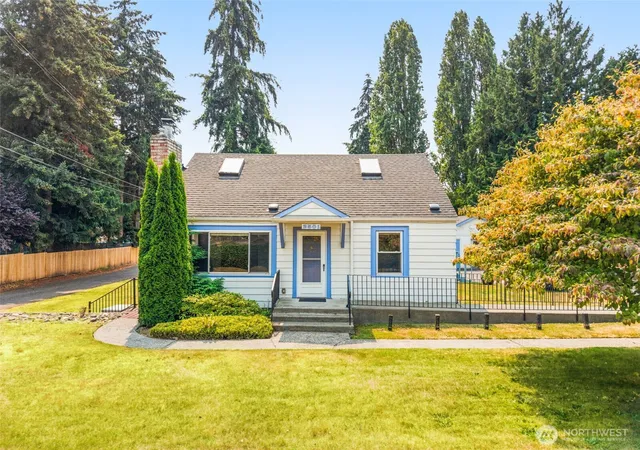 Photo 1 of Single family home for sale at 2501 Sw 112th Street, Seattle, WA 98146 | MLS# NWM2563054 | Listing updated on 2026-09-29