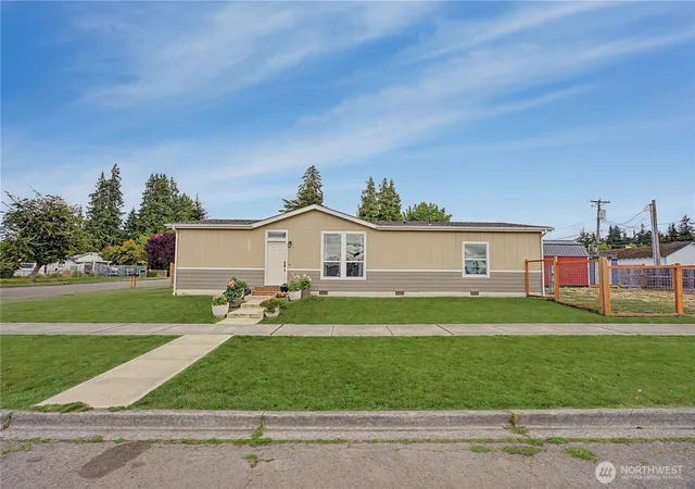 Photo 2 of Sale Pending at 213 N Liberty St, Port Angeles, WA 98362 | MLS# NWM2563079 | Listing updated on 2026-08-13