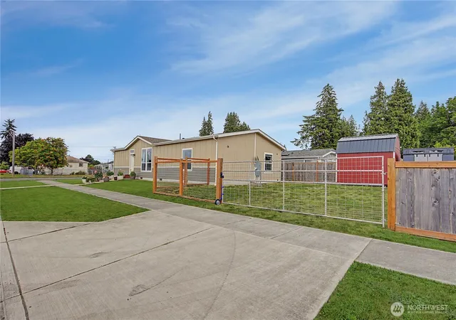 Photo 3 of Sale Pending at 213 N Liberty St, Port Angeles, WA 98362 | MLS# NWM2563079 | Listing updated on 2026-08-13