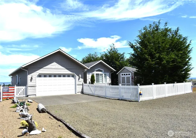 Photo 2 of Single family home for sale at 268 Sunrise Ave Se, Ocean Shores, WA 98569 | MLS# NWM2563090 | Listing updated on 2026-09-23