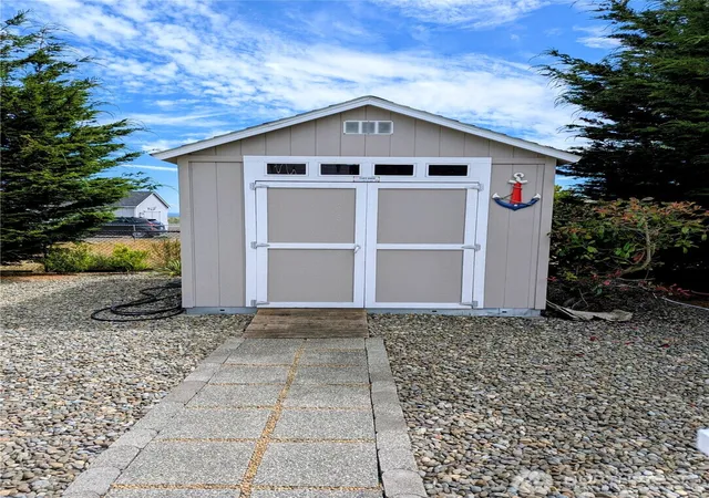 Photo 3 of Single family home for sale at 268 Sunrise Ave Se, Ocean Shores, WA 98569 | MLS# NWM2563090 | Listing updated on 2026-09-23
