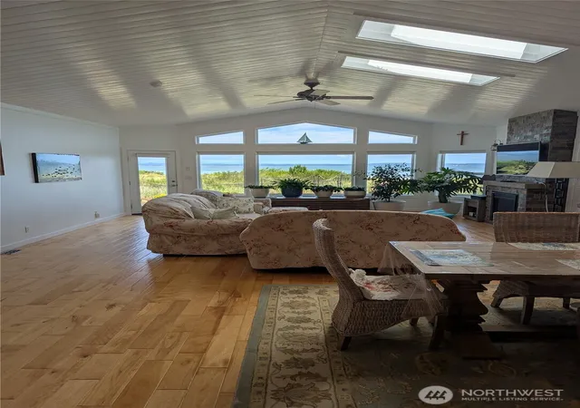 Photo 4 of Single family home for sale at 268 Sunrise Ave SE, Ocean Shores, WA 98569 | MLS# NWM2563090 | Listing updated on 2026-09-23