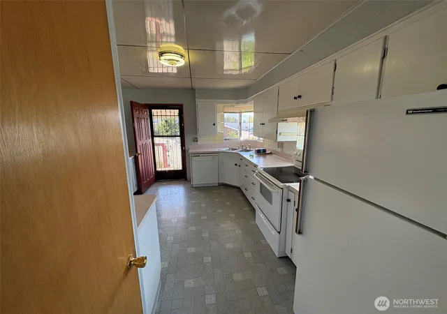 Photo 2 of Single family home for sale at 10 W Dewberry Ave, Omak, WA 98841 | MLS# NWM2563093 | Listing updated on 2026-09-23