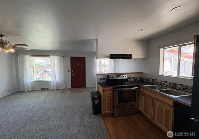 Photo 3 of Single family home for sale at 10 W Dewberry Ave, Omak, WA 98841 | MLS# NWM2563093 | Listing updated on 2026-09-23