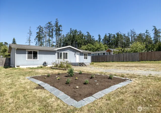 Photo 1 of Manufactured home for sale at 1060 Sidney St, Oak Harbor, WA 98277 | MLS# NWM2563103 | Listing updated on 2026-09-23