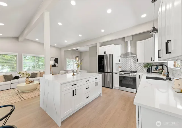 Photo 3 of Single family home for sale at 3602 24th Avenue W, Seattle, WA 98199 | MLS# NWM2563112 | Listing updated on 2026-10-02