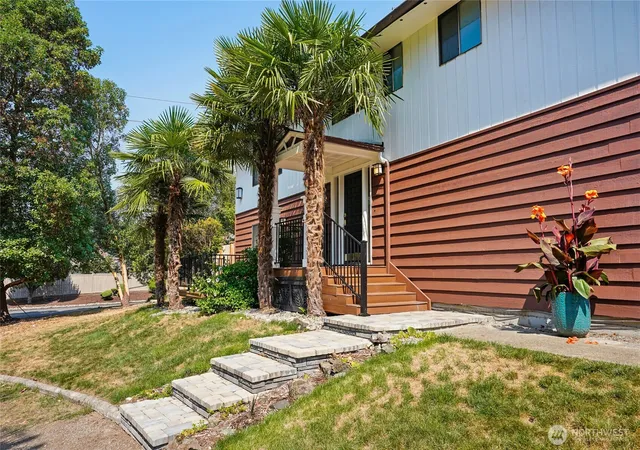 Photo 3 of Single family home for sale at 7503 John Dower Rd W, Lakewood, WA 98499 | MLS# NWM2563134 | Listing updated on 2026-09-29