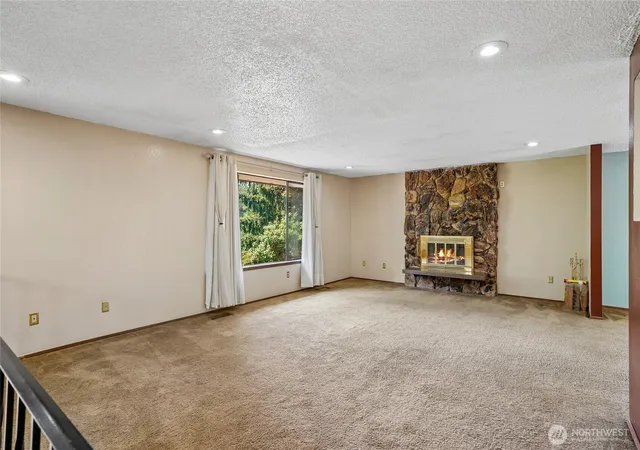 Photo 4 of Single family home for sale at 7503 John Dower Rd W, Lakewood, WA 98499 | MLS# NWM2563134 | Listing updated on 2026-09-29
