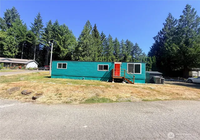 Photo 3 of Manufactured home for sale at 6780 E Highway 106 #27, Union, WA 98592 | MLS# NWM2563143 | Listing updated on 2026-09-22