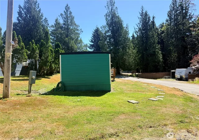 Photo 4 of Manufactured home for sale at 6780 E Highway 106 #27, Union, WA 98592 | MLS# NWM2563143 | Listing updated on 2026-09-22