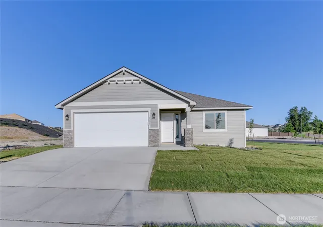Photo 1 of Single family home for sale at 324 N Montana St, Moses Lake, WA 98837 | MLS# NWM2563156 | Listing updated on 2026-09-28
