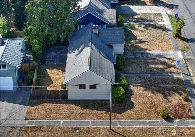 Photo 3 of Single family home for sale at 5002 N 18th Street, Tacoma, WA 98406 | MLS# NWM2563161 | Listing updated on 2026-09-26