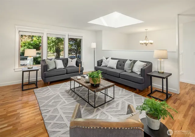 Photo 3 of Single family home for sale at 2810 127th Avenue NE, Bellevue, WA 98005 | MLS# NWM2563162 | Listing updated on 2026-09-29