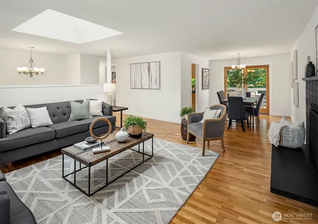 Photo 4 of Single family home for sale at 2810 127th Avenue NE, Bellevue, WA 98005 | MLS# NWM2563162 | Listing updated on 2026-09-29