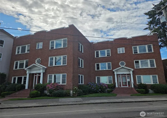 Photo 4 of Multi family home for sale at 2452 Alki Ave SW, Seattle, WA 98116 | MLS# NWM2563184 | Listing updated on 2026-09-23