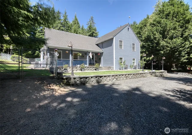 Photo 2 of Single family home for sale at 36 Westview Dr, Hoquiam, WA 98550 | MLS# NWM2563185 | Listing updated on 2026-09-23