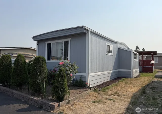 Photo 1 of Manufactured home for sale at 210 37th Street Se #105, Auburn, WA 98002 | MLS# NWM2563190 | Listing updated on 2026-09-21
