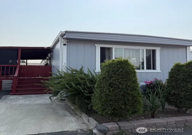 Photo 2 of Manufactured home for sale at 210 37th Street Se #105, Auburn, WA 98002 | MLS# NWM2563190 | Listing updated on 2026-09-21