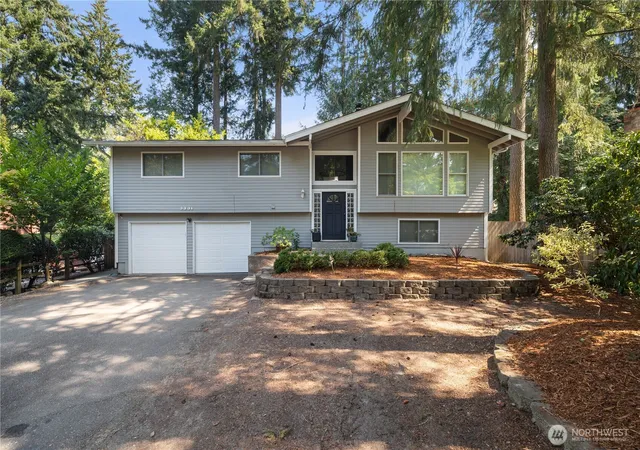 Photo 2 of Single family home for sale at 3331 Se Summer Pl, Port Orchard, WA 98366 | MLS# NWM2563193 | Listing updated on 2026-09-29